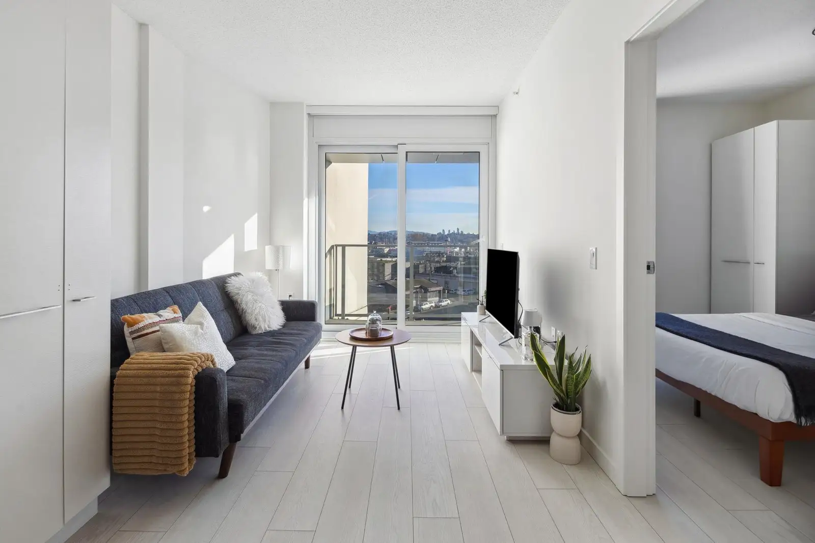 611 180 E 2ND AVENUE, Vancouver BC V5T 0K4