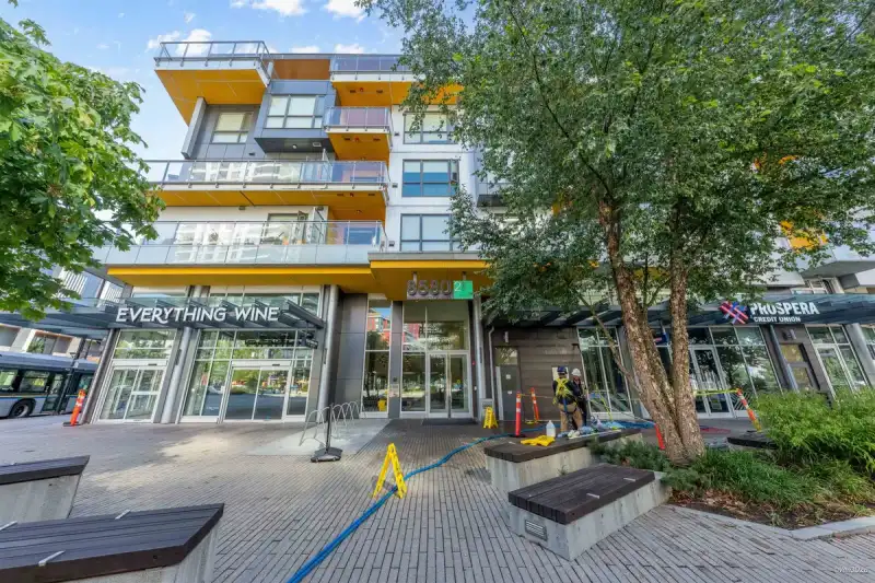 711 8580 RIVER DISTRICT CROSSING, Vancouver