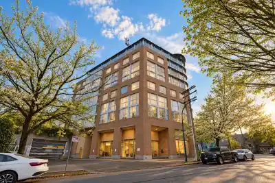 402 288 E 8TH AVENUE, Vancouver BC V5T 4S8