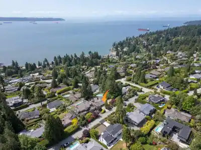 3180 WESTMOUNT PLACE, West Vancouver BC V7V 3G3