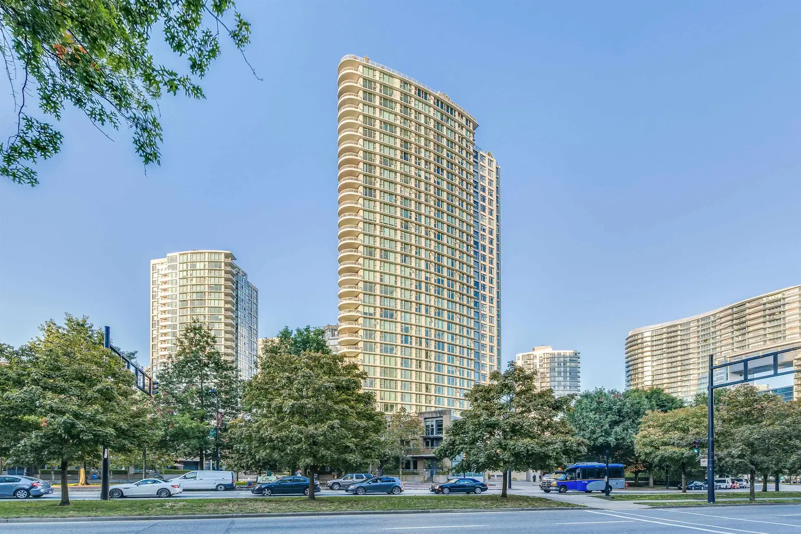 3707 1009 EXPO BOULEVARD, Vancouver BC V6Z 2V9