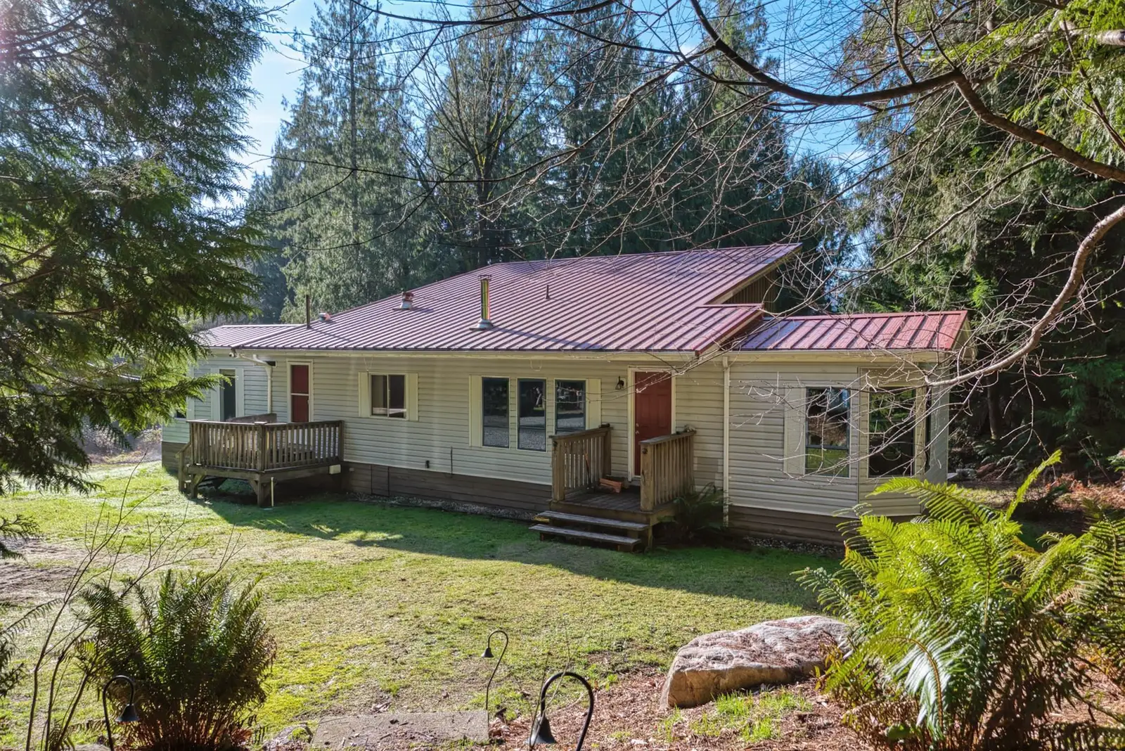 7103 SECHELT INLET ROAD, Sechelt BC V7Z 0P1