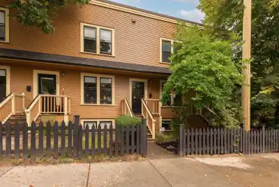 740 JACKSON AVENUE, Vancouver BC V6A 3B9