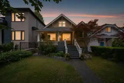 4327 W 12TH AVENUE, Vancouver BC V6R 2P9
