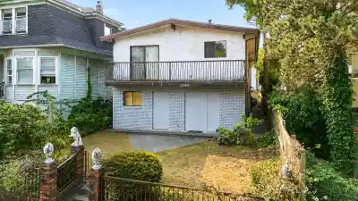1546 ADANAC STREET, Vancouver BC V5L 2C5