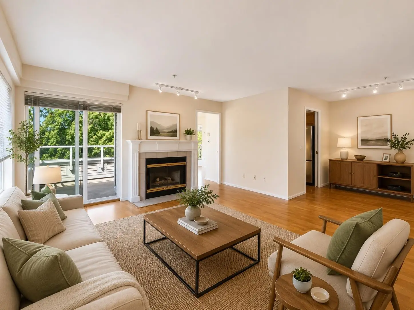 401 7620 COLUMBIA STREET, Vancouver BC V5X 4S8