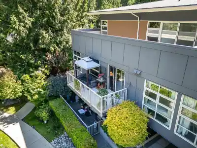 206 2832 CAPILANO ROAD, North Vancouver BC V7R 4H5