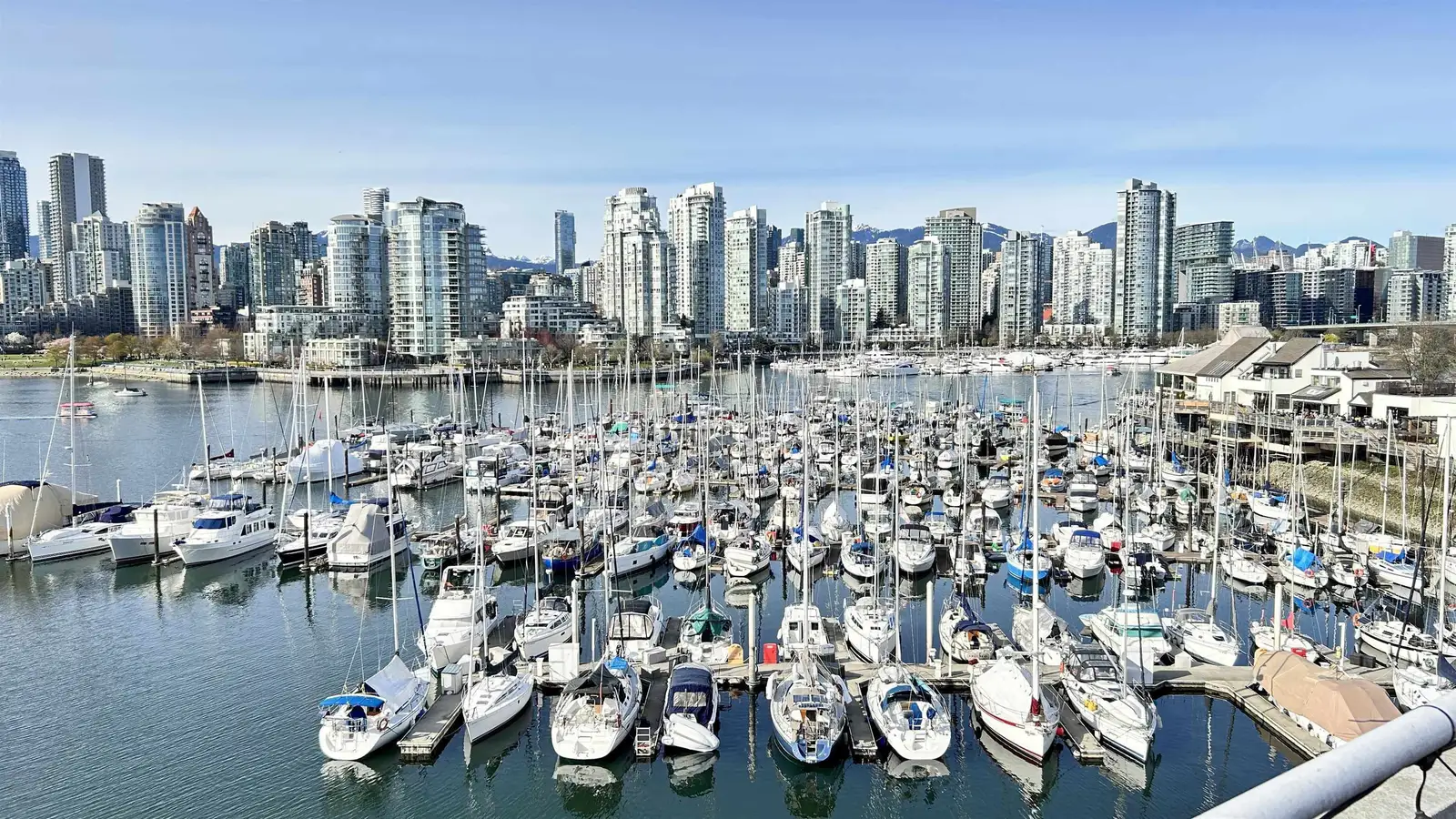 315 674 LEG IN BOOT SQUARE, Vancouver BC V5Z 4B4