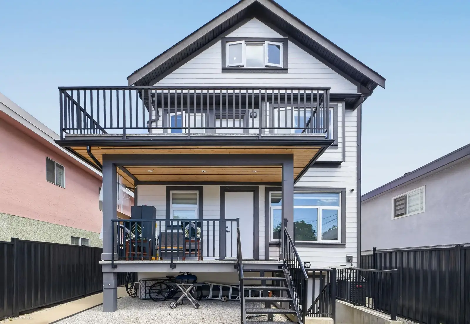 6749 KNIGHT STREET, Vancouver BC V5P 2W4