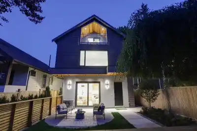 1 944 E 13 AVENUE, Vancouver BC V5T 2L6