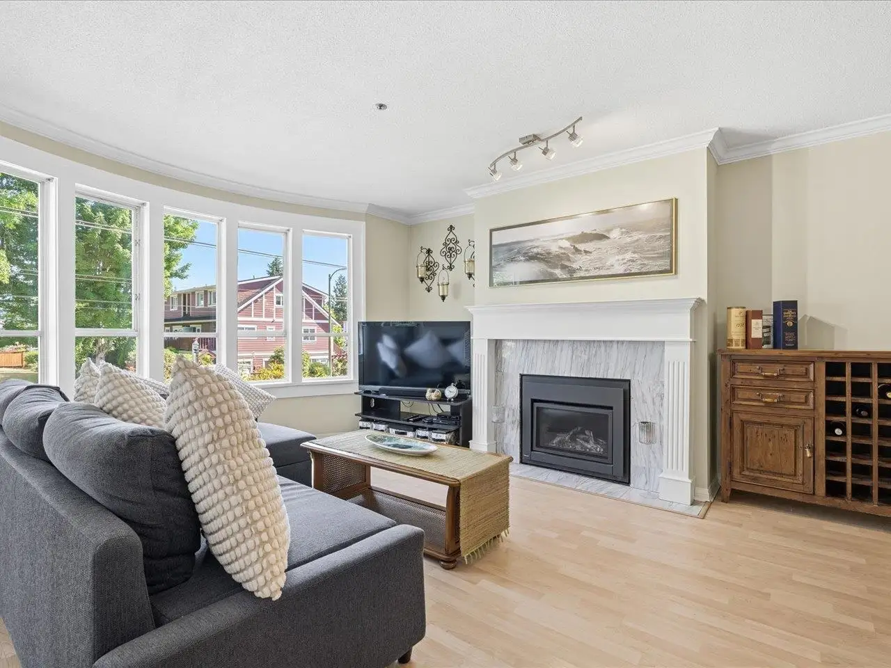 201 3220 W 4TH AVENUE, Vancouver BC V6K 1R9