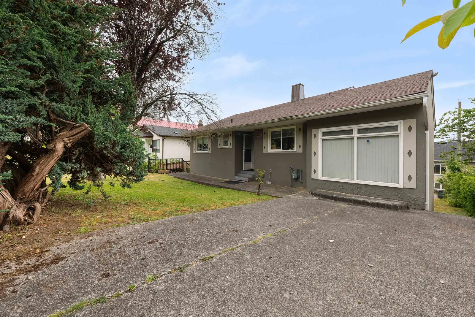 4561 NANAIMO STREET, Vancouver BC V5N 5J5