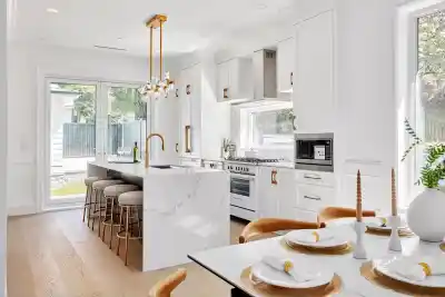 5081 CROWN AVENUE, Vancouver BC V6N 2B7