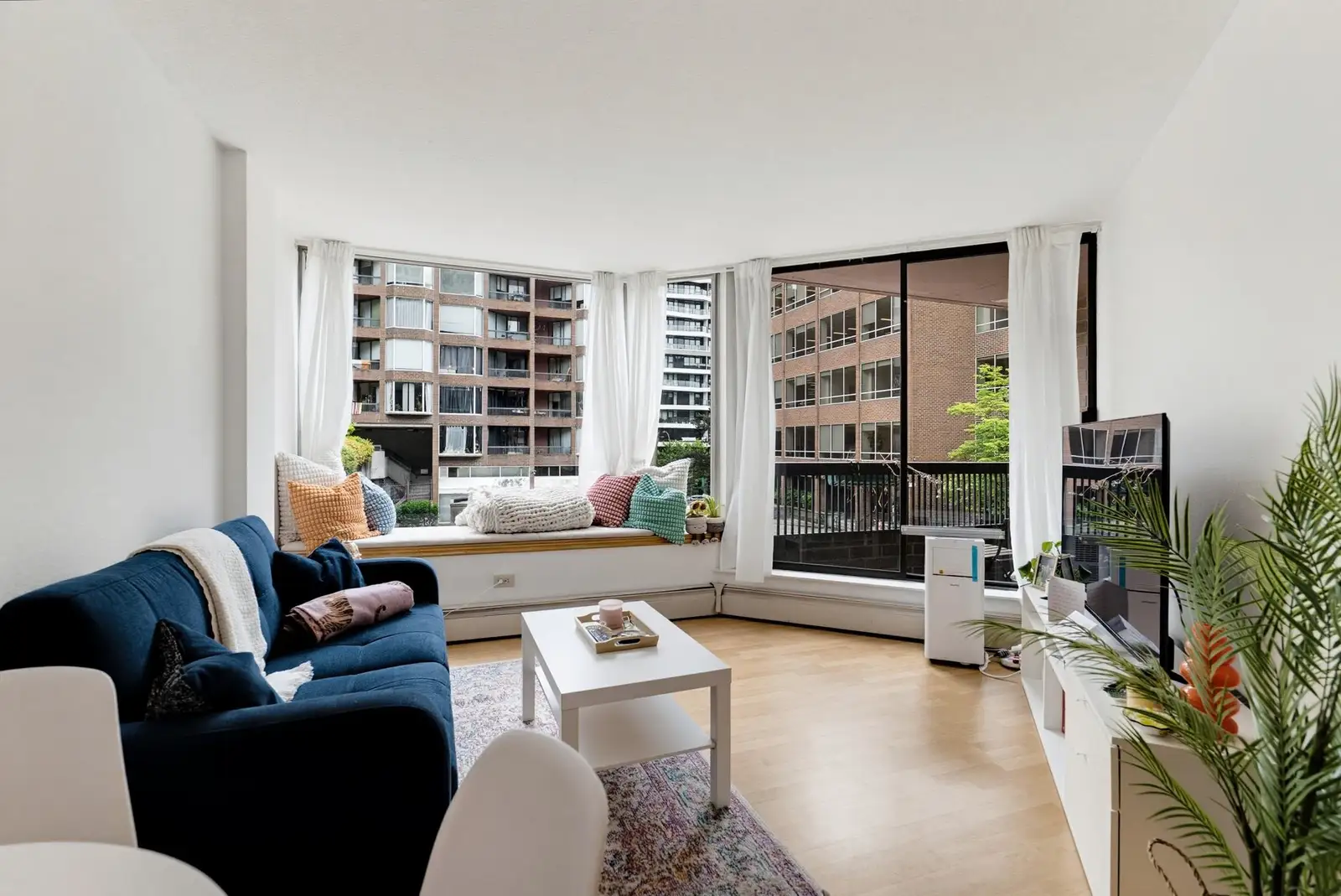 214 1330 BURRARD STREET, Vancouver BC V6Z 2B8