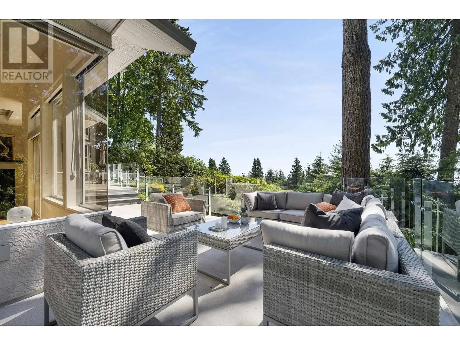 463 VENTURA CRESCENT, North Vancouver BC V7N 3G8