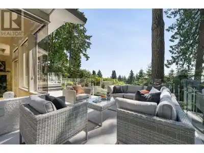 463 VENTURA CRESCENT, North Vancouver BC V7N 3G8