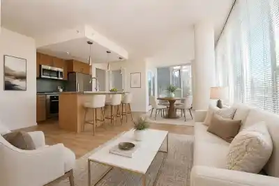306 1887 CROWE STREET, Vancouver BC V5Y 0B4