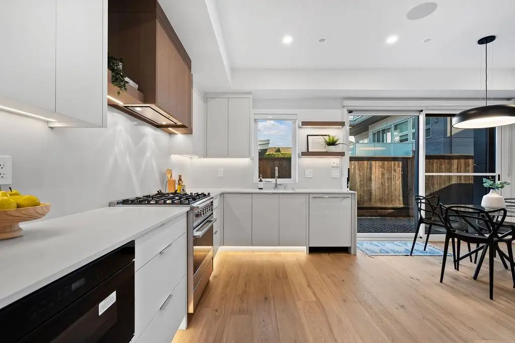 1135 W 33RD AVENUE, Vancouver BC V6M 1A3