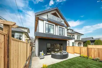 2 3708 W 18TH AVENUE, Vancouver BC V6S 1B2