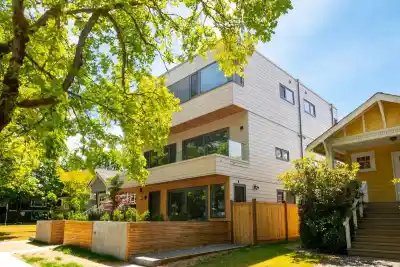 3 3120 W 11TH AVENUE, Vancouver BC V6K 2M7