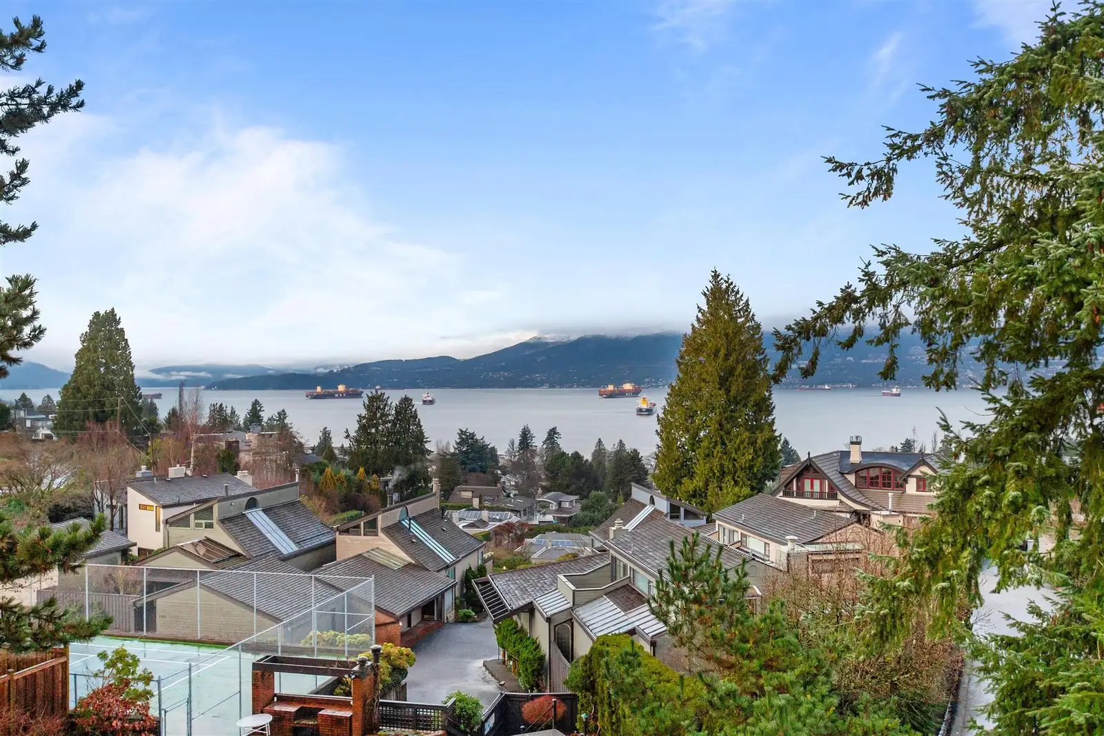 1995 SASAMAT PLACE, Vancouver BC V6R 4A3