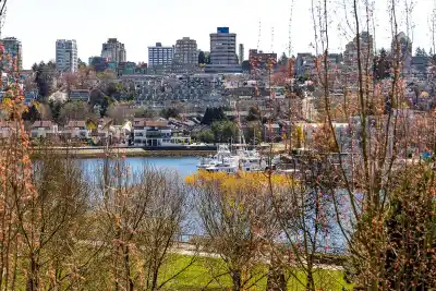 301 638 BEACH CRESCENT, Vancouver BC V6Z 3H4