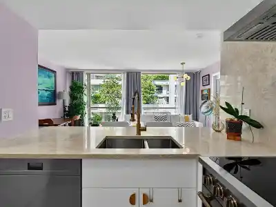 609 822 HOMER STREET, Vancouver BC V6B 6M3