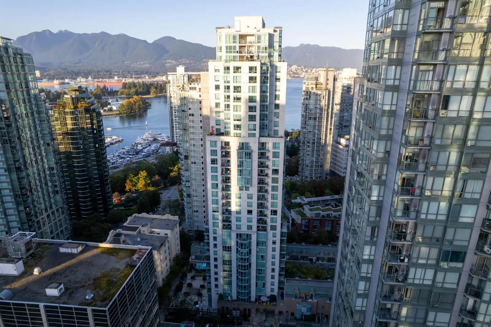 2904 1238 MELVILLE STREET, Vancouver BC V6E 4N2