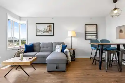 806 3455 ASCOT PLACE, Vancouver BC V5R 6B7