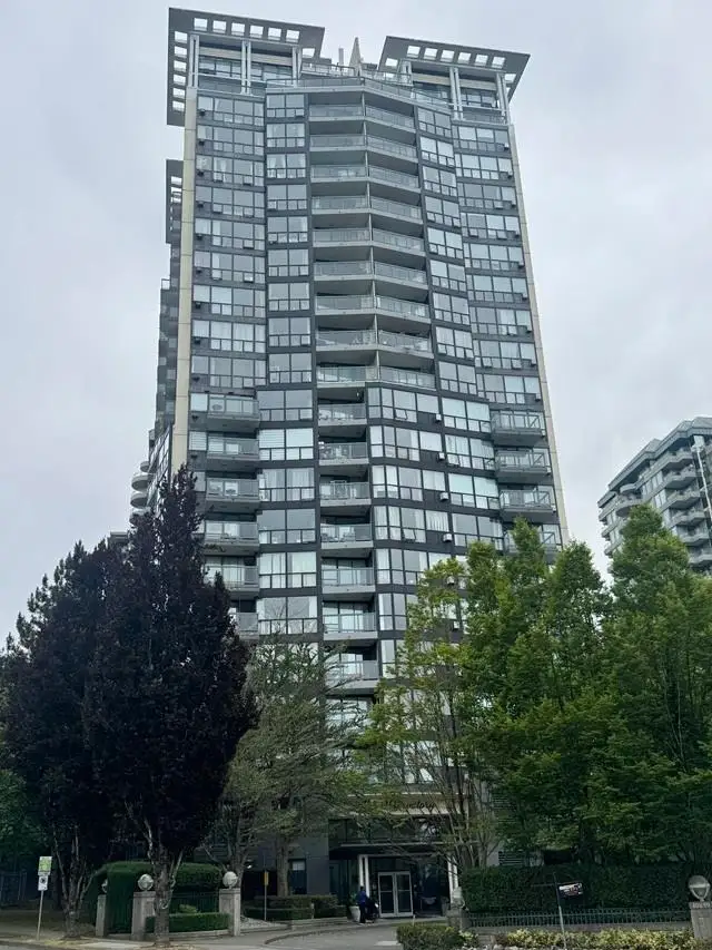 404 10899 UNIVERSITY DRIVE, Surrey BC V3T 5V2