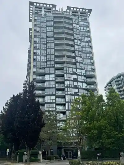 404 10899 UNIVERSITY DRIVE, Surrey BC V3T 5V2