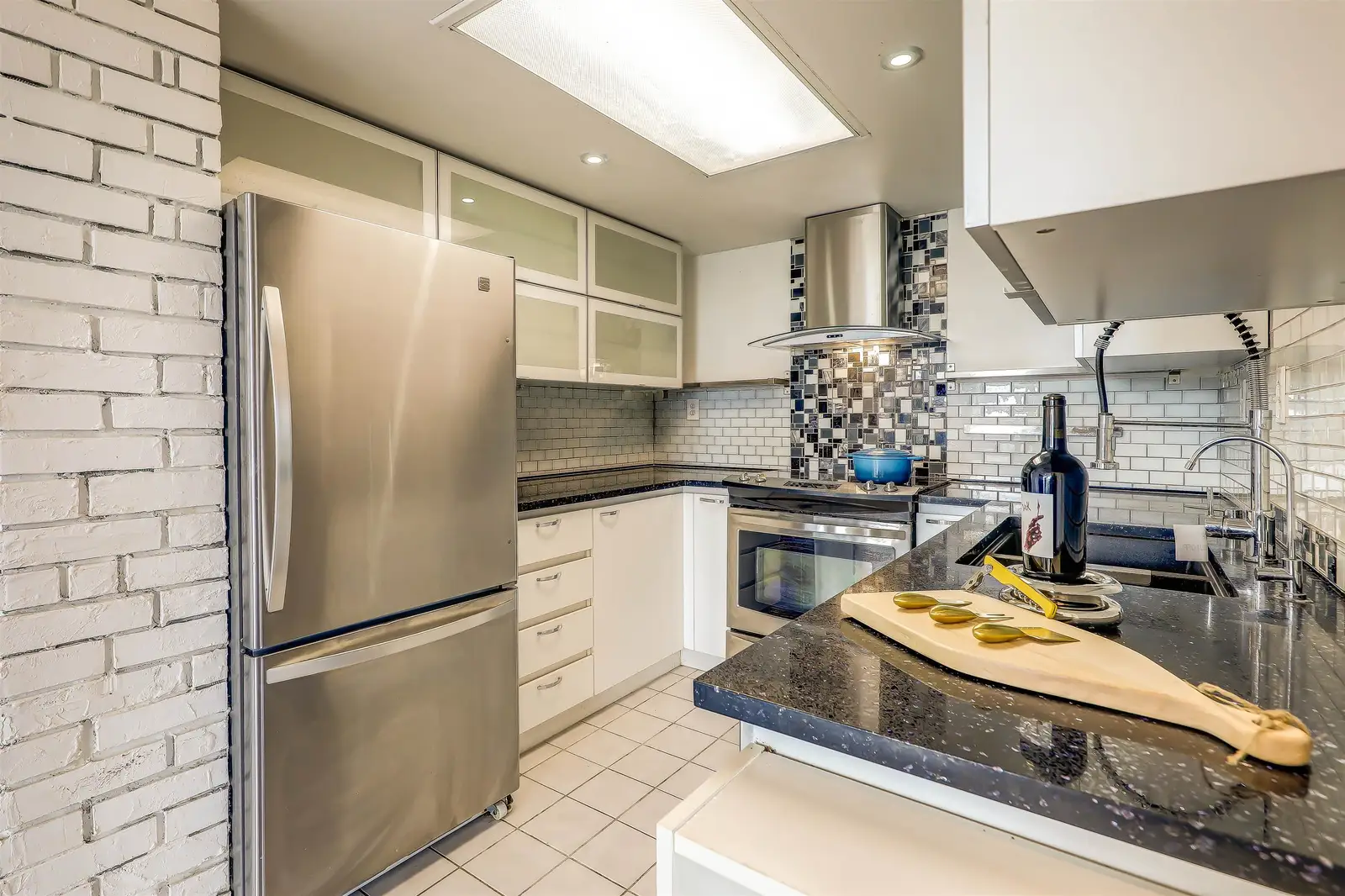 808 10082 148 STREET, Surrey BC V3R 0S3