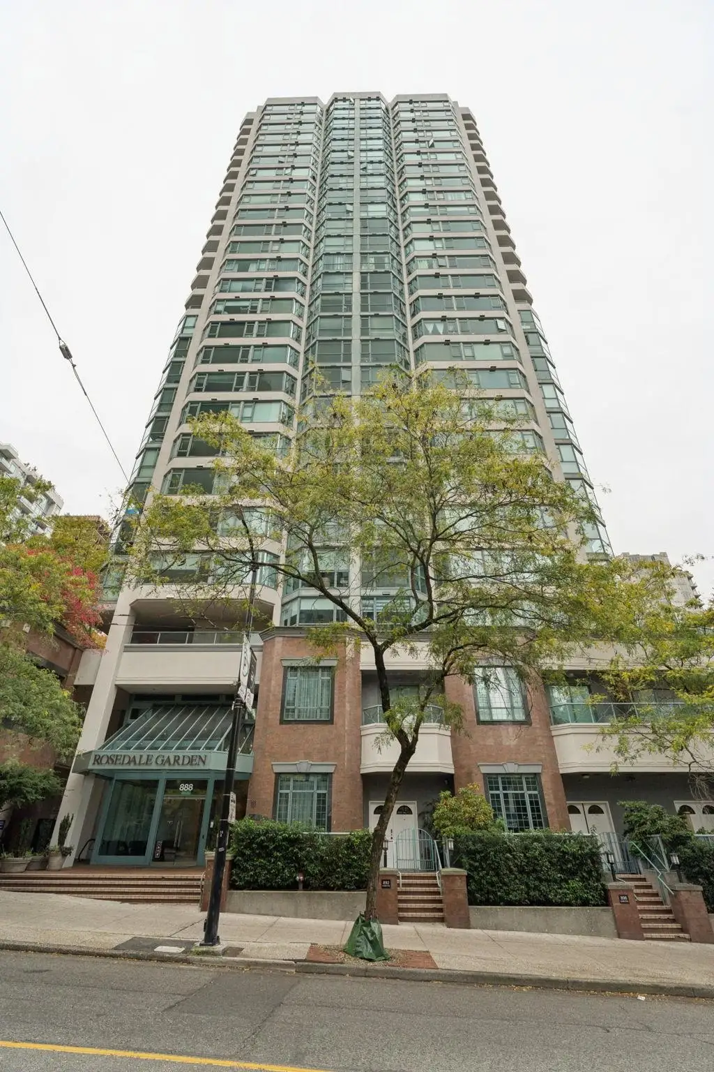 805 888 HAMILTON STREET, Vancouver BC V6B 5W4