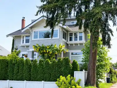 1714 ALMA STREET, Vancouver BC V6R 3P5