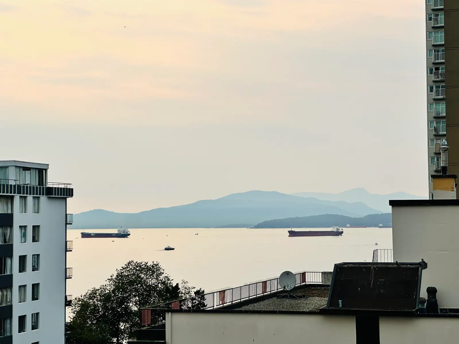 1002 1251 CARDERO STREET, Vancouver BC V6G 2H9