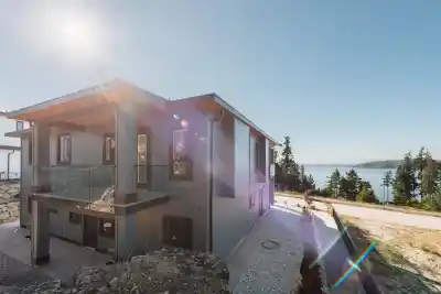 5972/74 BARNACLE STREET, Sechelt BC V7Z 0V4