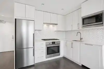 507 2435 KINGSWAY, Vancouver BC V5R 5G8