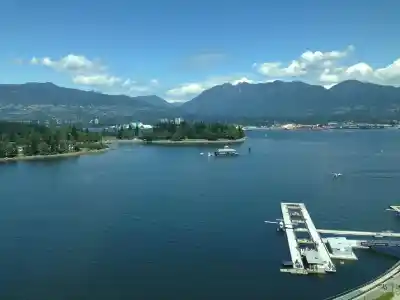 1301 277 THURLOW STREET, Vancouver BC V6C 0C1