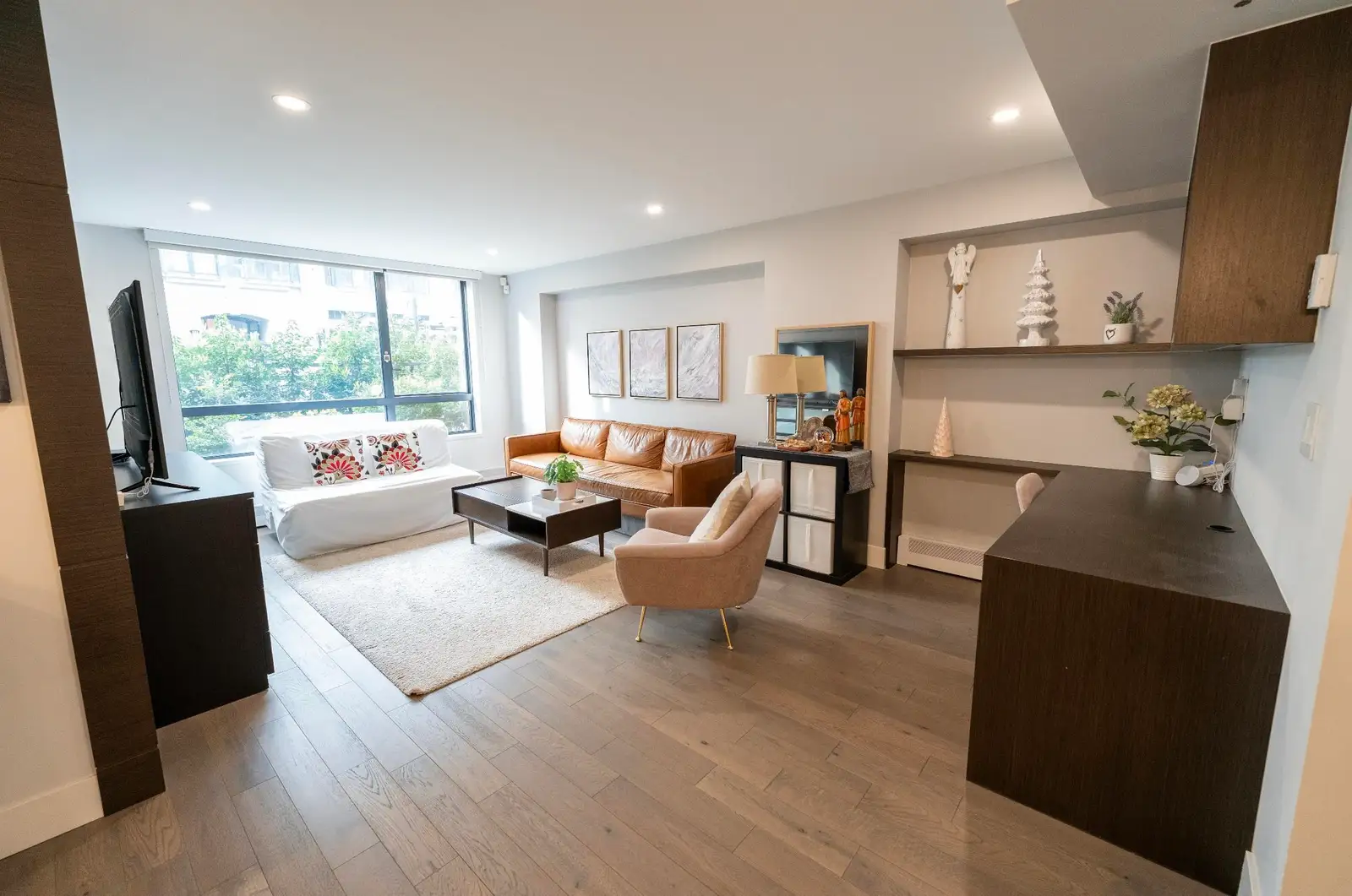 201 289 DRAKE STREET, Vancouver BC V6B 5Z5