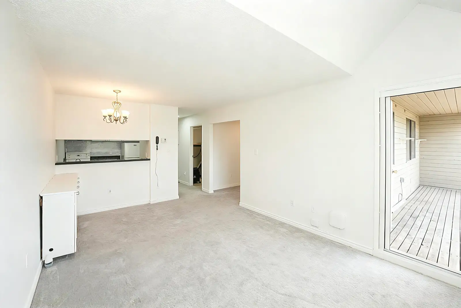 413 8120 COLONIAL DRIVE, Richmond BC V7C 4V2