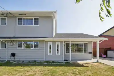 5245 MAPLE CRESCENT, Delta BC V4K 1G1