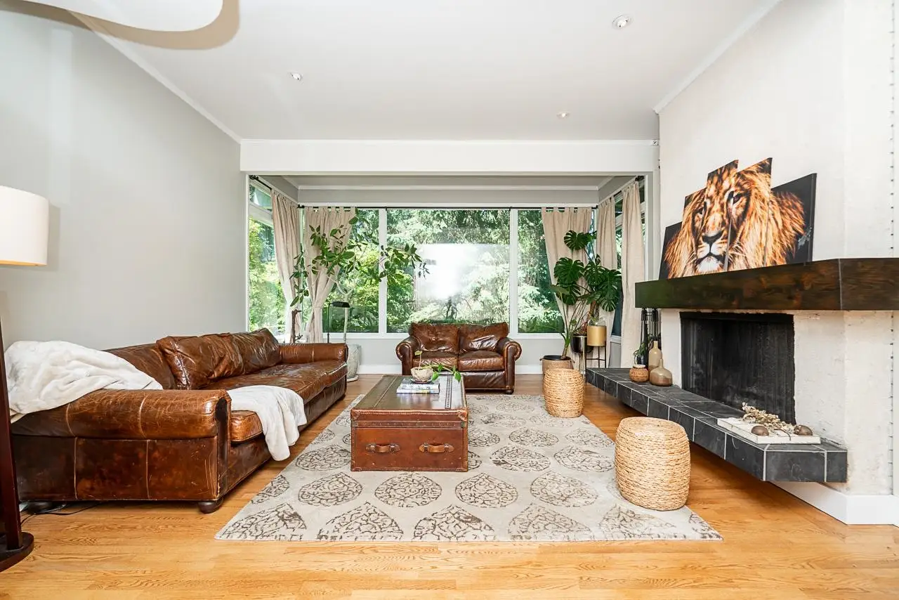 3841 BAYRIDGE AVENUE, West Vancouver BC V7V 3J3