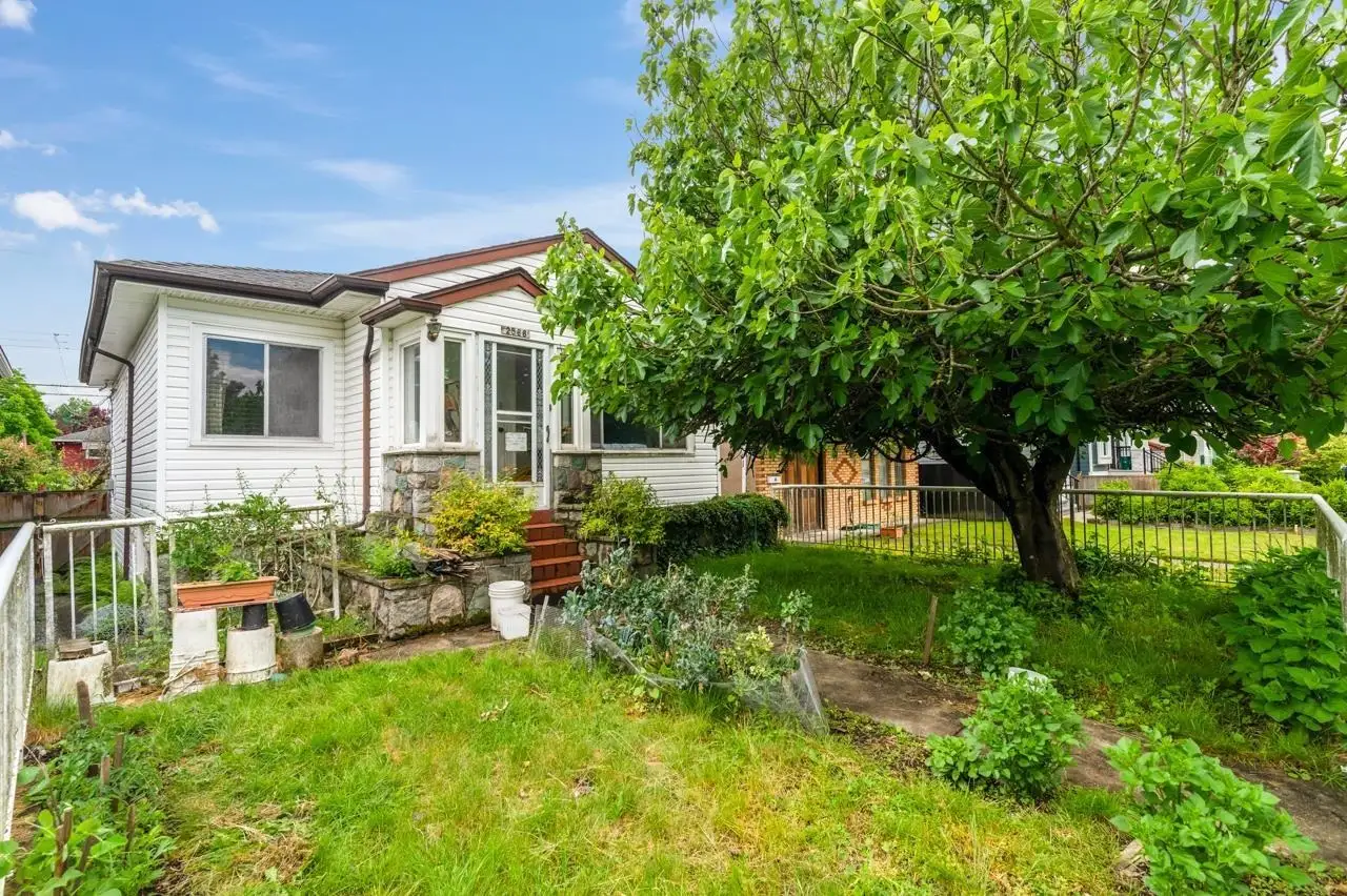 2566 VENABLES STREET, Vancouver BC V5K 2R1