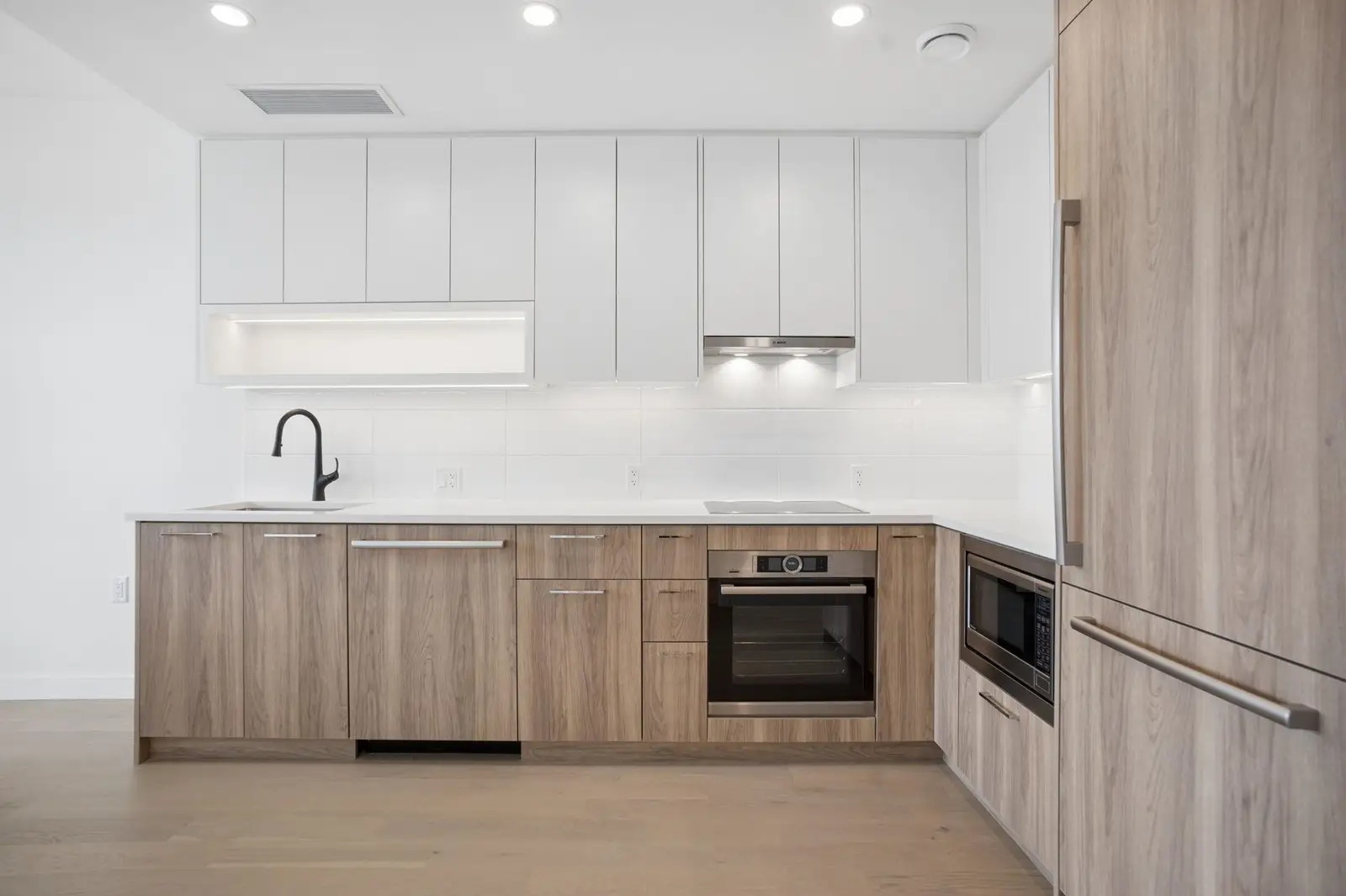202 8398 OAK STREET, Vancouver BC V6P 0L9