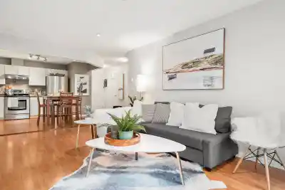 311 10188 155 STREET, Surrey BC V3R 0R6