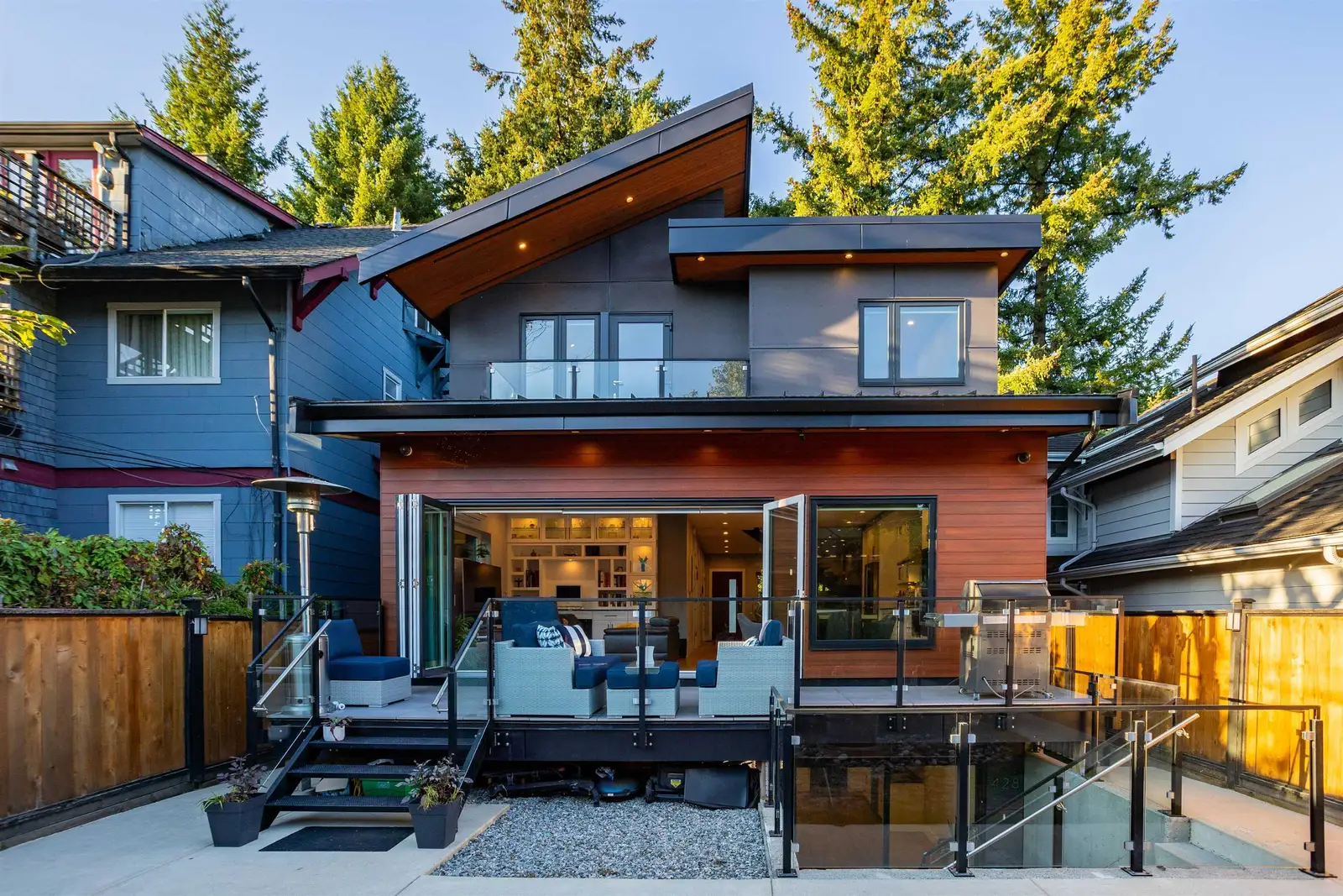 426 W 17TH AVENUE, Vancouver BC V5Y 2A2