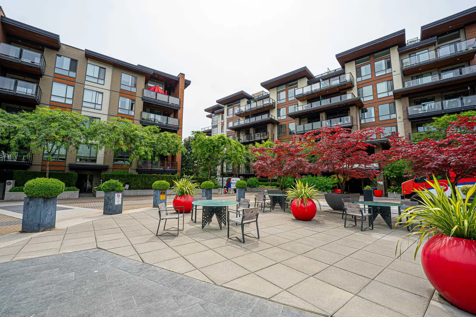 105 733 W 3RD STREET, North Vancouver BC V7M 0C8