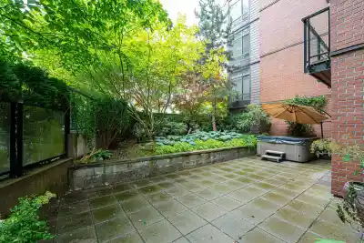 105 733 W 3RD STREET, North Vancouver BC V7M 0C8