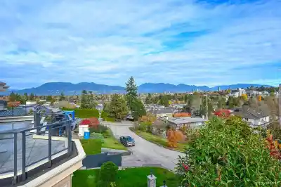 4729 PATON STREET, Vancouver BC V6L 2H9
