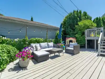 3730 WINDSOR STREET, Vancouver BC V5V 4N7